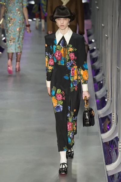 Look 38
